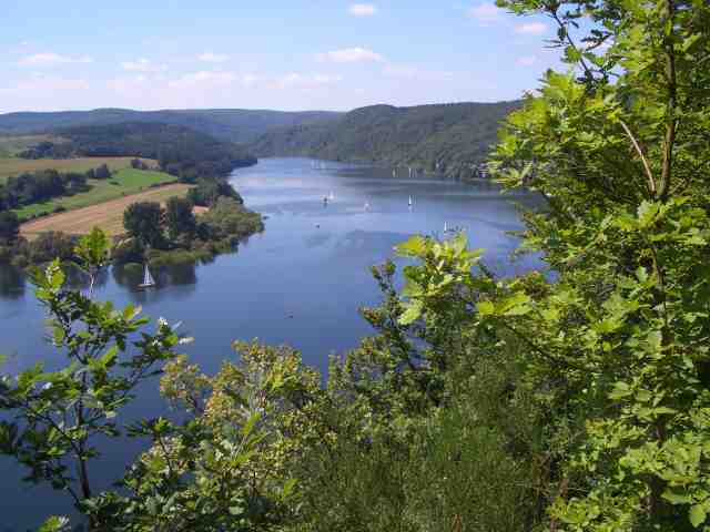 Blick von der Kaahlen Hardt auf den Edersee